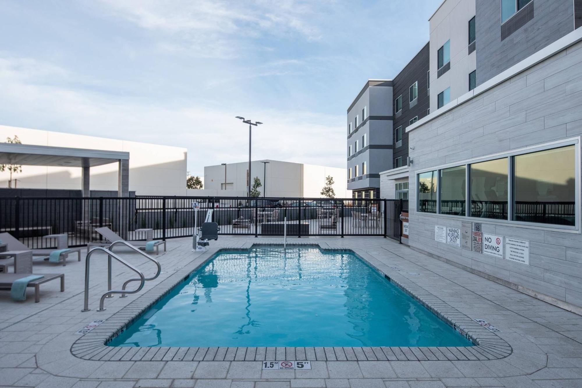 Fairfield By Marriott Inn & Suites Anaheim Los Alamitos Extérieur photo