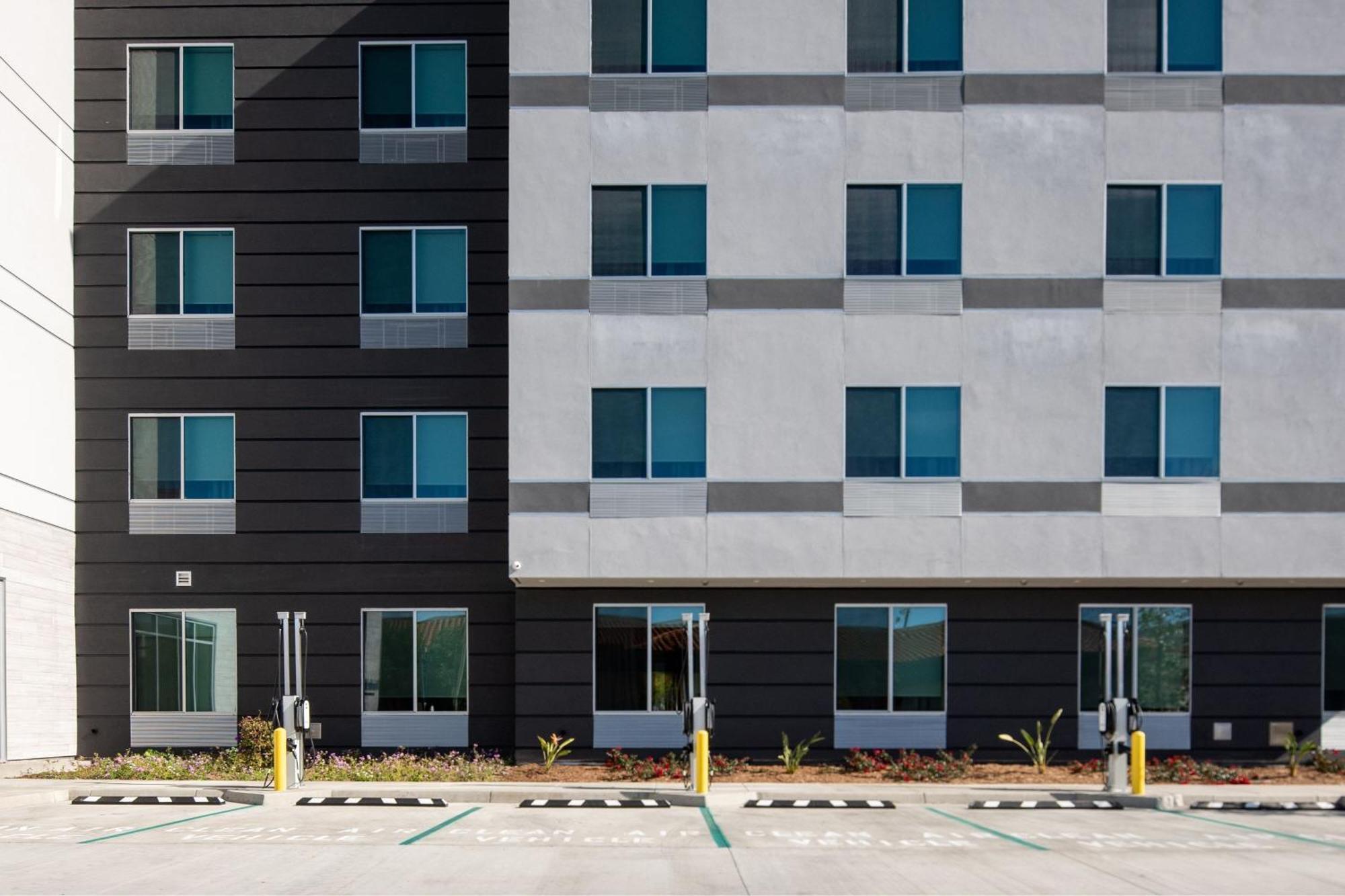 Fairfield By Marriott Inn & Suites Anaheim Los Alamitos Extérieur photo